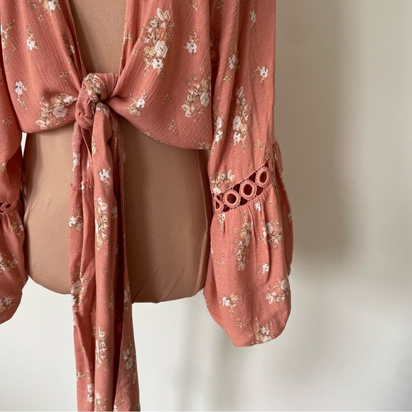 Agua Bendita Resort Angie Manila Floral Print Cropped Tie Bell Sleeve Top NWT S - Picture 9 of 12